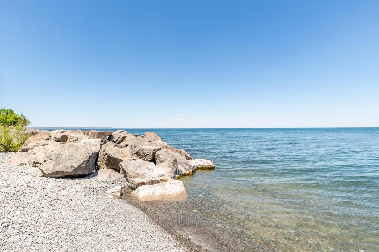 Modern Hamilton Homes Lake Ontario Shore By Globalstay Buitenkant foto