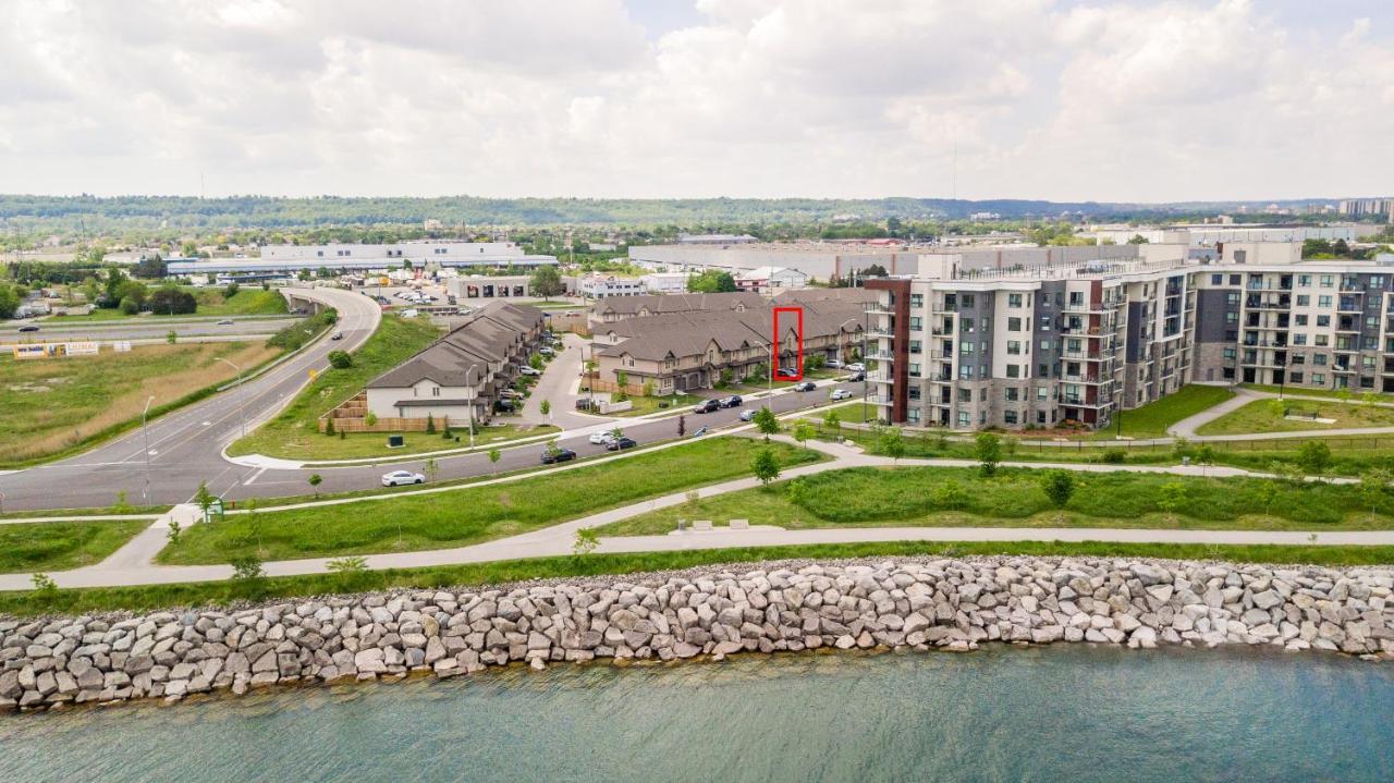 Modern Hamilton Homes Lake Ontario Shore By Globalstay Buitenkant foto