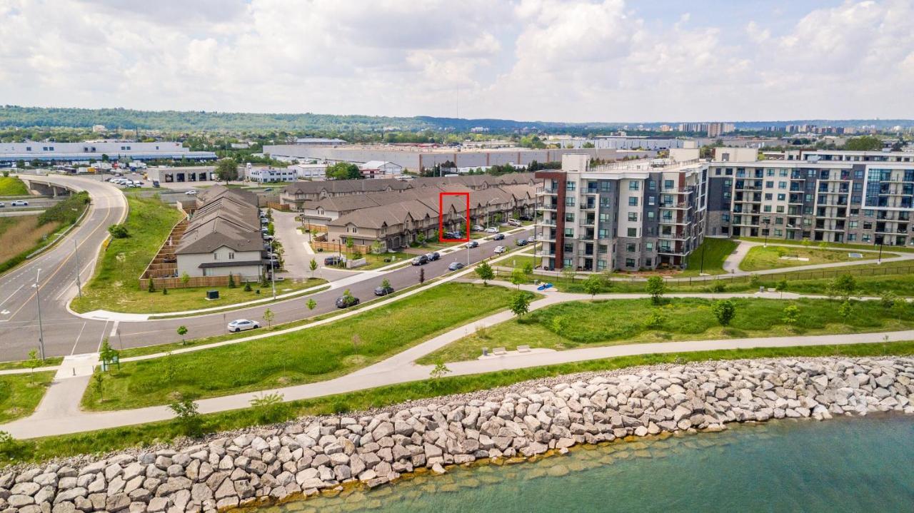Modern Hamilton Homes Lake Ontario Shore By Globalstay Buitenkant foto
