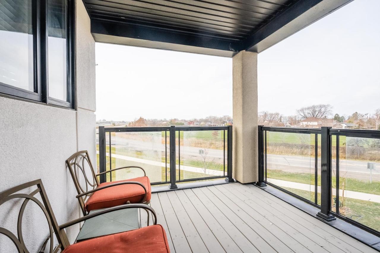 Modern Hamilton Homes Lake Ontario Shore By Globalstay Buitenkant foto