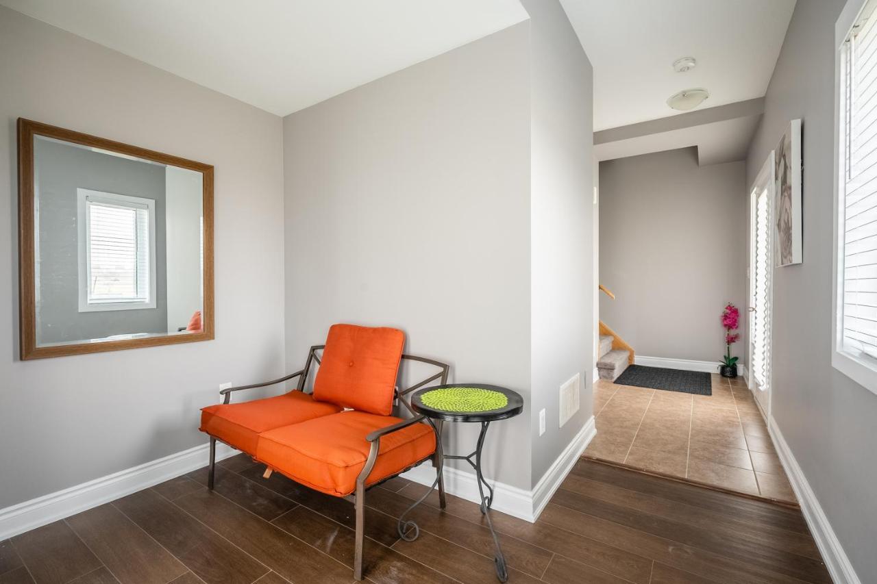 Modern Hamilton Homes Lake Ontario Shore By Globalstay Buitenkant foto