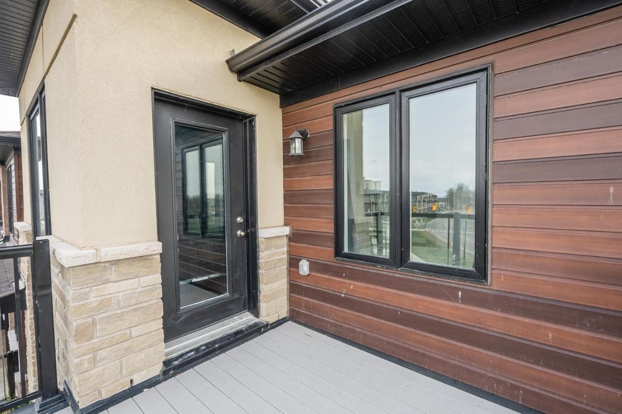 Modern Hamilton Homes Lake Ontario Shore By Globalstay Buitenkant foto
