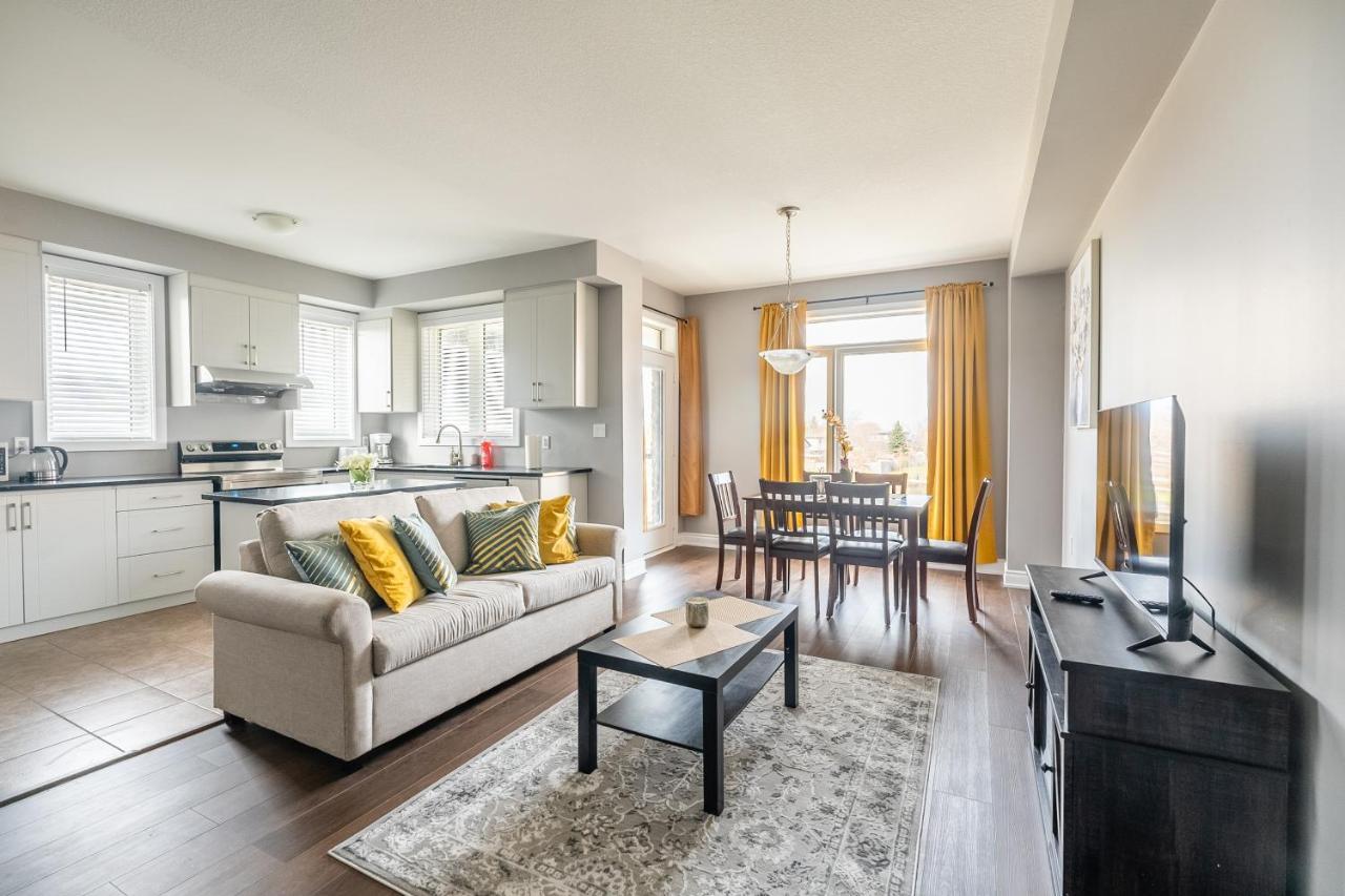 Modern Hamilton Homes Lake Ontario Shore By Globalstay Buitenkant foto